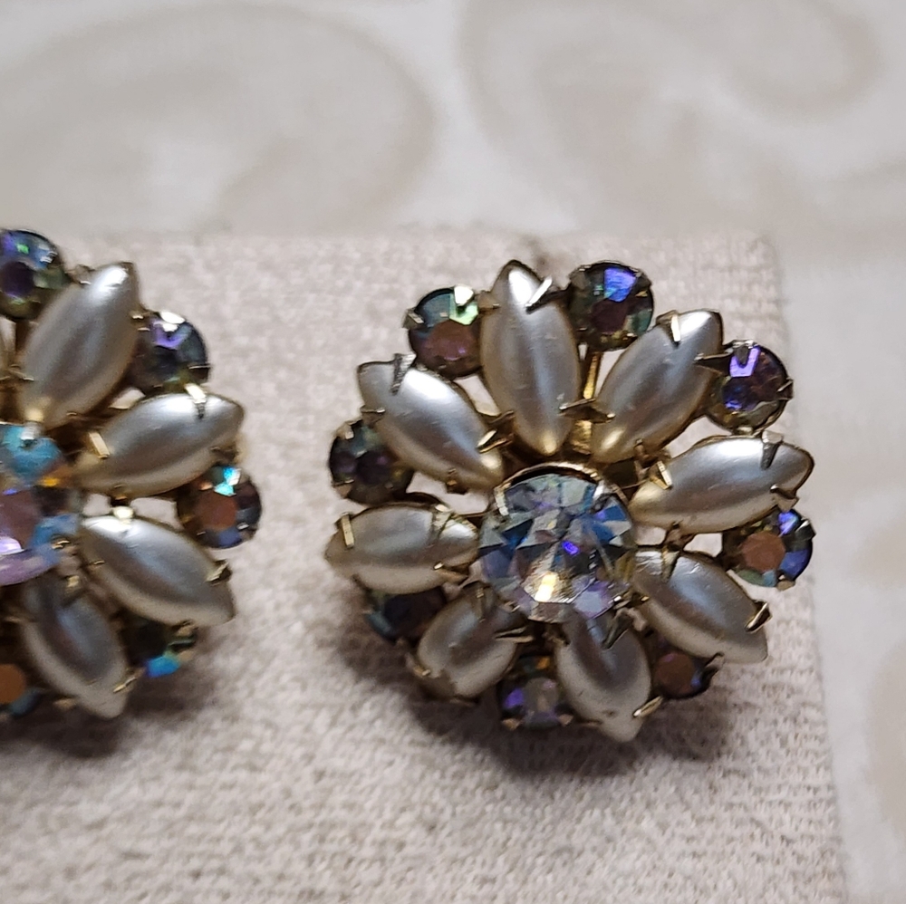 CORO MID-CENTURY SUNBURST REG. NUMBER CLUSTER EARRINGS MADE IN ENGLAND - Picture 3 of 16